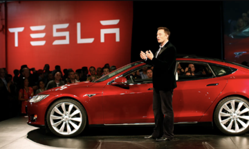 Tranh cãi quanh phán quyết Tesla phải bồi thường khi xe tự lái đâm chết người