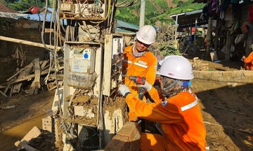 Gần 9.000 hộ dân Điện Biên có điện trở lại sau mưa lũ