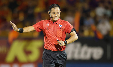 Trọng tài phải cấp cứu khi kiểm tra thể lực trước V-League
