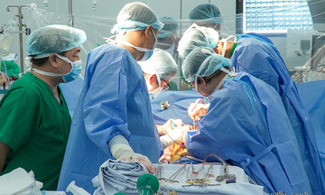 Giành giật sự sống cho thanh niên 21 tuổi hôn mê gan