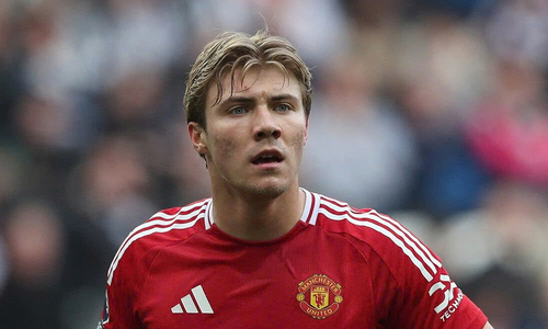 Man Utd chấp nhận lỗ nặng để bán Hojlund