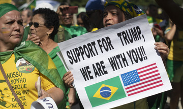 Người ủng hộ cựu tổng thống Brazil tuần hành ca ngợi ông Trump