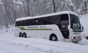 Unusual heavy snow blankets eastern Australia