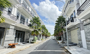 Khó xử lý khu phố xây không phép vì chủ đầu tư 'mất tích'