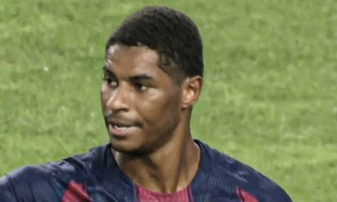 Rashford scores first goal for Barca