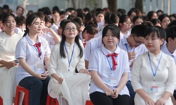Học sinh chuyên ở Ninh Bình nhận hỗ trợ 1,6-2,4 triệu đồng mỗi tháng