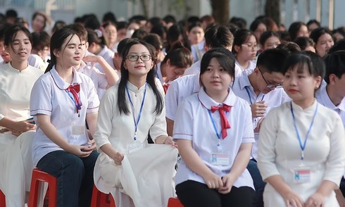 Specialized high school students in Ninh Binh to receive monthly stipends