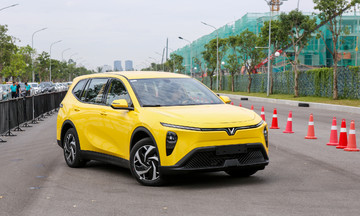 VinFast Limo Green: tăng tốc ổn khi đủ tải, hàng ghế ba đủ dùng