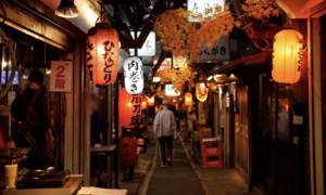 Dining etiquette at a Japanese izakaya