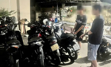 Nhóm thiếu niên trộm 12 xe máy của người đi tắm biển