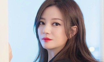 Triệu Vy bị đóng băng cổ phiếu