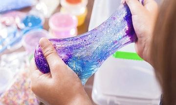 5-year-old boy suffers allergic reaction after playing with slime