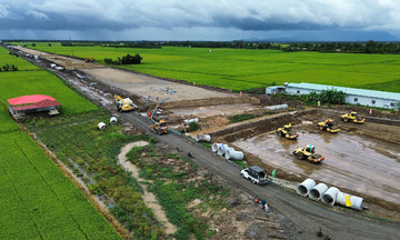 Cao tốc miền Tây tăng tốc về đích cuối năm