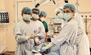 10-year-old girl undergoes groundbreaking knee replacement surgery for bone cancer