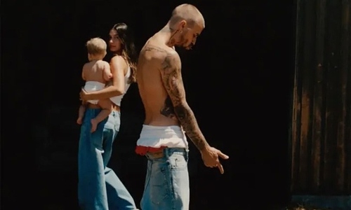 Con trai Justin Bieber đóng MV