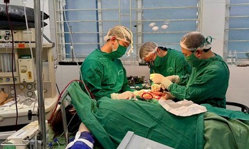 Phẫu thuật nối tay đứt rời cho người đàn ông