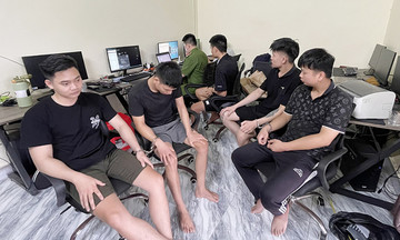 Đường dây mua 300.000 tài khoản thẻ tín dụng