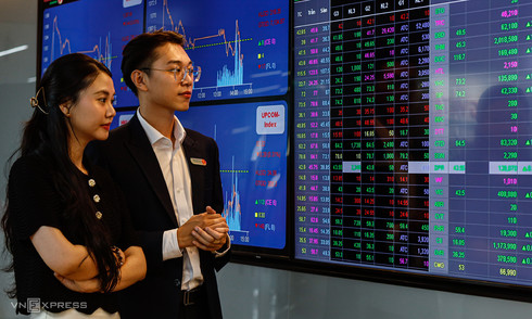Vietnamese stocks hit new high