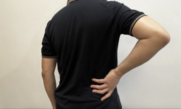 3 cách nhận biết cơn đau lưng có thể liên quan đến thận