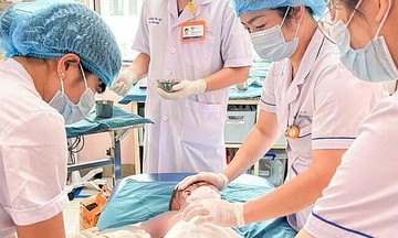 Nồi lẩu đổ, ba trẻ bỏng nặng phải nhập viện