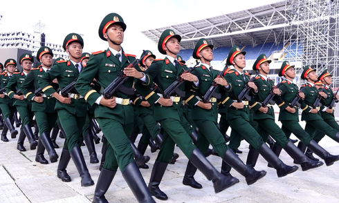 68 veterans reenact red square parade in national concert