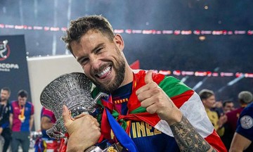 Đội của Ronaldo rút ruột Barca