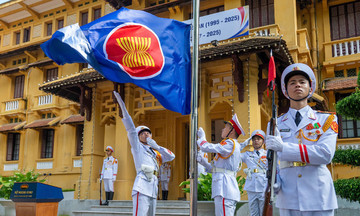 Lễ thượng cờ kỷ niệm 30 năm Việt Nam gia nhập ASEAN