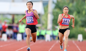 Hà Thu đánh bại Nhi Yến, Tú Chinh ở chung kết 100m quốc gia