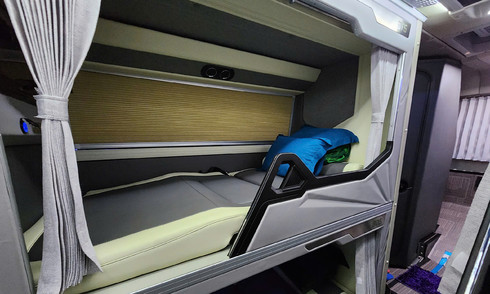 Vietnam's sleeper buses: a thrilling yet unsettling experience for foreign tourists