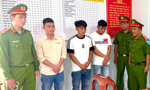 7 injured in karaoke bar brawl