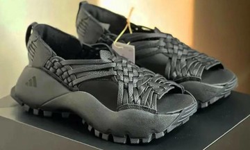 Mexico tố Adidas 'chiếm đoạt văn hóa' trong mẫu sandal mới