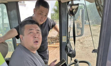 'Người hùng máy múc' trong trận lũ lịch sử Bắc Kinh