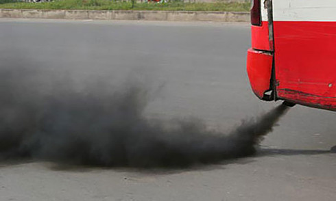 Which vehicles will be allowed in Ho Chi Minh City's central zone under proposed emissions restrictions?