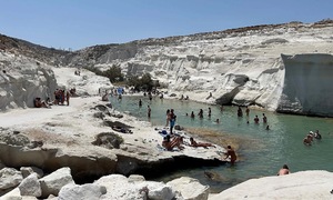 Two Vietnamese tourists die at Greek beach