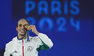 Imane Khelif - cuộc đời trong tâm bão kể từ HC vàng Olympic