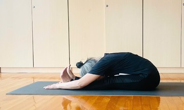5 tư thế yoga tốt cho mắt