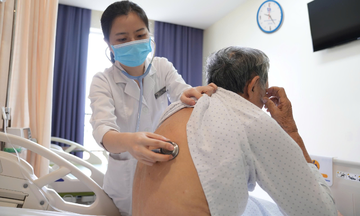 Sốt siêu vi khác sốt xuất huyết Dengue thế nào