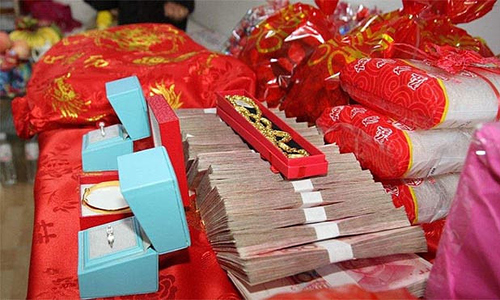 Man sues ex-fiancee for return of betrothal gifts after unconsummated marriage