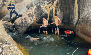 Thiếu niên gặp nạn dưới suối khi đi dã ngoại