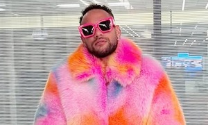 Neymar embraces pink and red