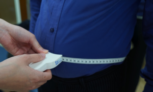 Measuring waist circumference to determine belly fat