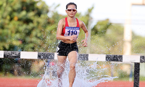 Nguyen Thi Oanh dominates national athletics championships