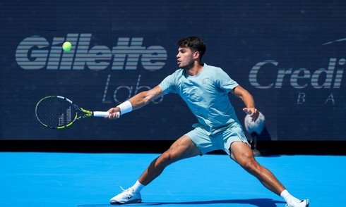 Alcaraz notches 50th win of the season