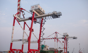 Prime minister urges continued trade talks with the US for 'most favorable commitments'