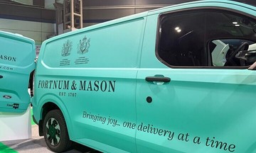 Fortnum & Mason ra mắt xe tải giao hàng mới