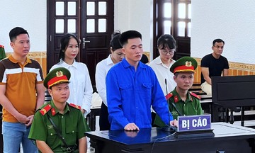 Đường dây làm giấy tờ giả cho 52 lao động Trung Quốc