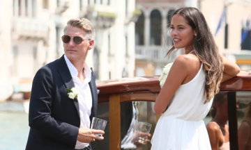 Schweinsteiger khoe bạn gái mới để chọc tức vợ cũ