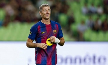 Lewandowski lỡ hàng trăm triệu USD vì ở lại Barca