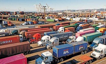 Hai hãng vận tải lâu năm tại cảng Oakland đóng cửa