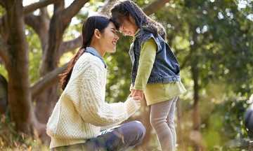 Cách thể hiện tình yêu không cần nói thành lời